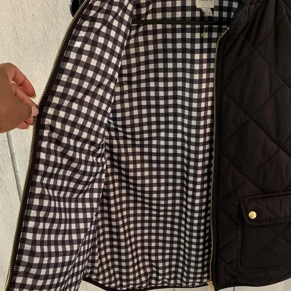 J.Crew Chic Signature Black Puffer Vest Fall Staple Sz L Gold Zipper EUC - Picture 4 of 11